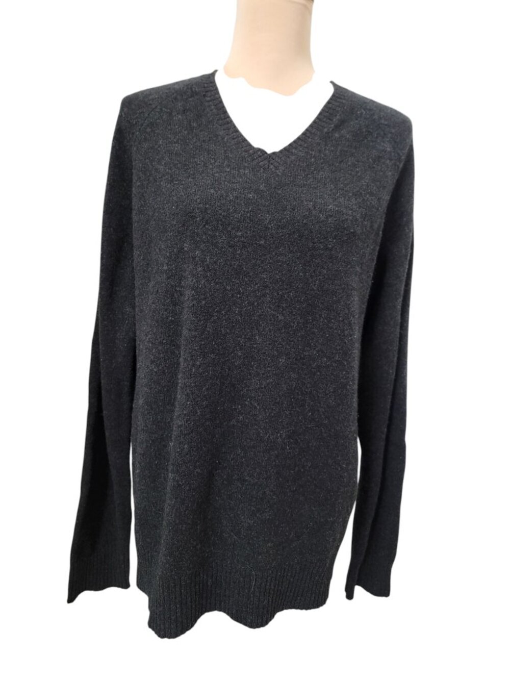 J. Crew Size L Tall Mens Dark Charcoal Gray 100% Lambswool V-Neck Sweater